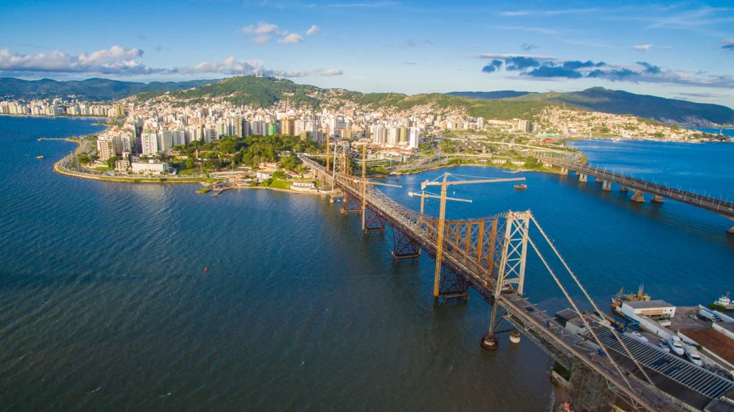 Aventure-se nas 10 melhores praias de Florianópolis e descubra suas maravilhas naturais